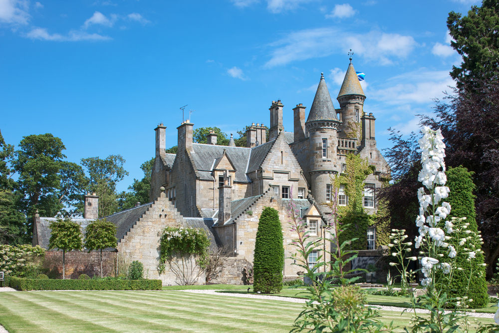 Ingyen nyaralás egy skót kastélyban és 5000 dollár: Ezt most megnyerheti valaki!