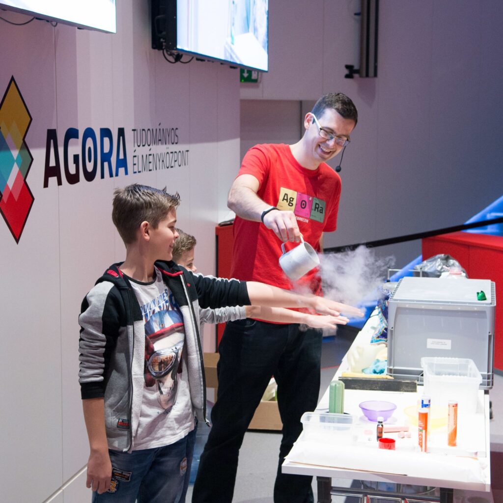 Hova menjünk rossz időben gyerekkel? Játszóházak, izgalmas programok és gyerekbarát szálláshelyek