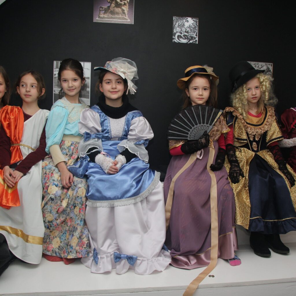 Hova menjünk rossz időben gyerekkel? Játszóházak, izgalmas programok és gyerekbarát szálláshelyek