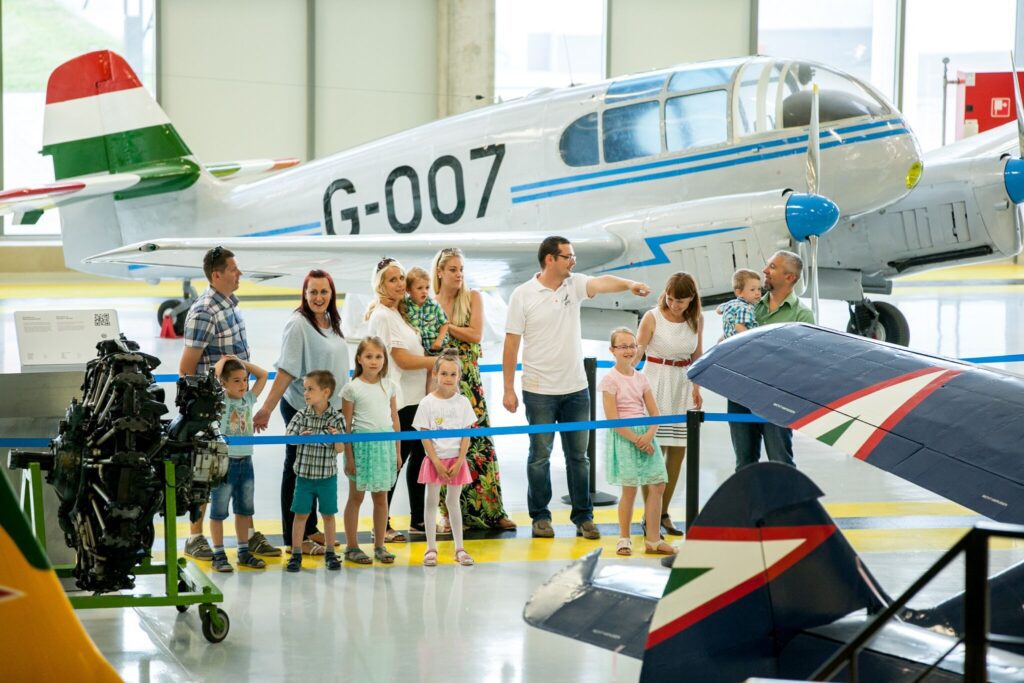 Hova menjünk rossz időben gyerekkel? Játszóházak, izgalmas programok és gyerekbarát szálláshelyek