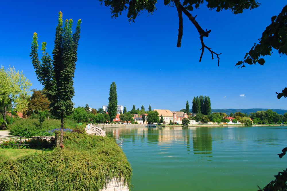 A magyar Garda-tó látnivalói – Séta a tatai Öreg-tó körül