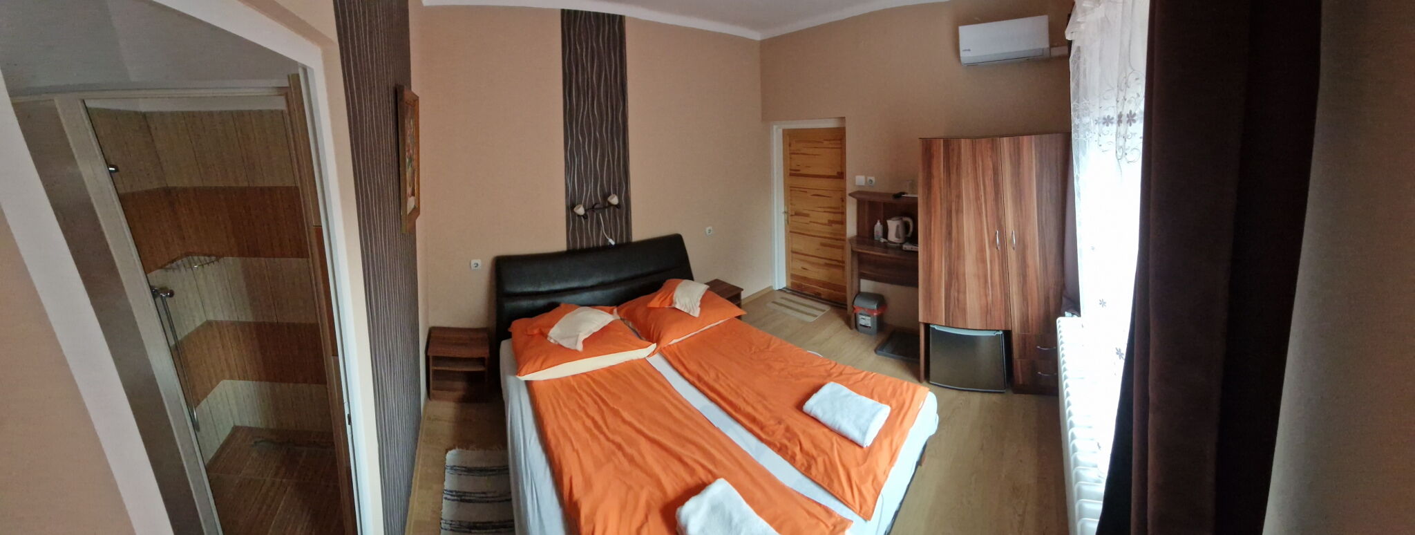 Falvak, amelyek ősszel a legszebbek: színpompás erdők és kuckós szállások várnak