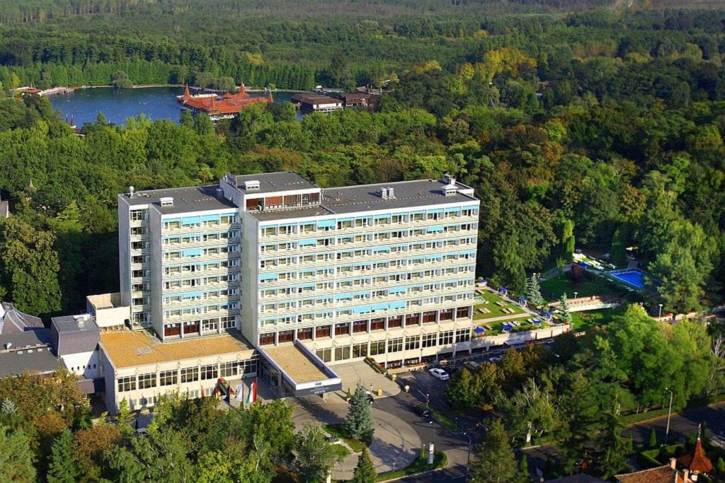 Hévízi hotel lett az Év Szállása 2020 -ban, díjat nyert a Gyulai Várfürdő