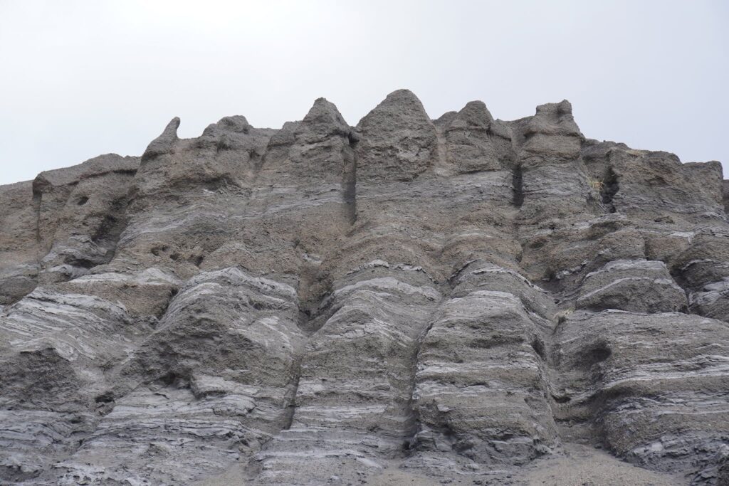 Zagyvaróna rejtélyes fekete hegyeinek nyomában