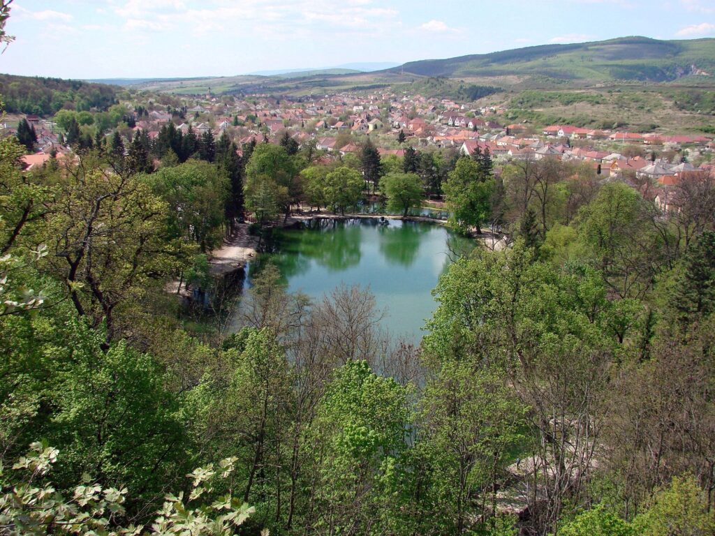 Csúcsra járatjuk az élményeket – Adrenalinvadászat Magyarország legjobb via ferrata útjain