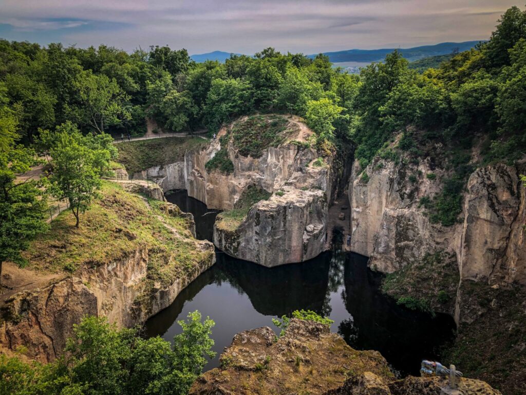 Csúcsra járatjuk az élményeket – Adrenalinvadászat Magyarország legjobb via ferrata útjain