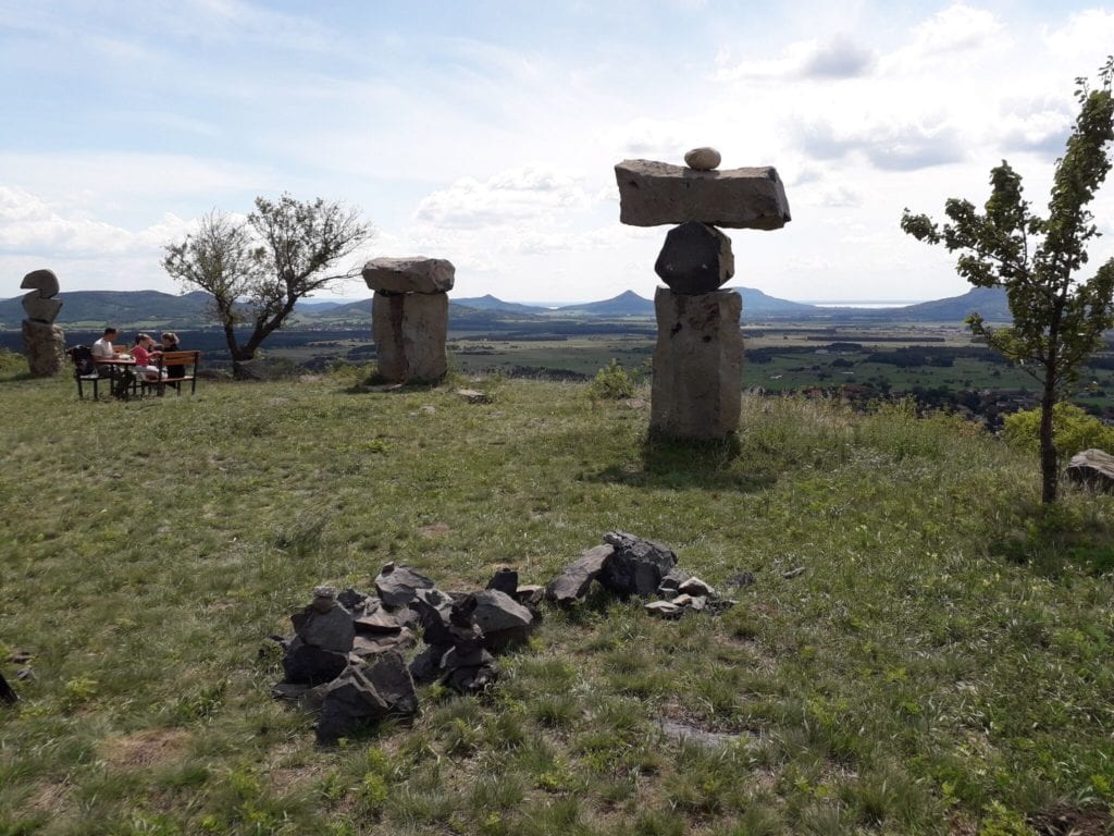 A magyar Stonehenge létezik! Lenyűgöző kőtömbök és tanösvény Zalahalápon