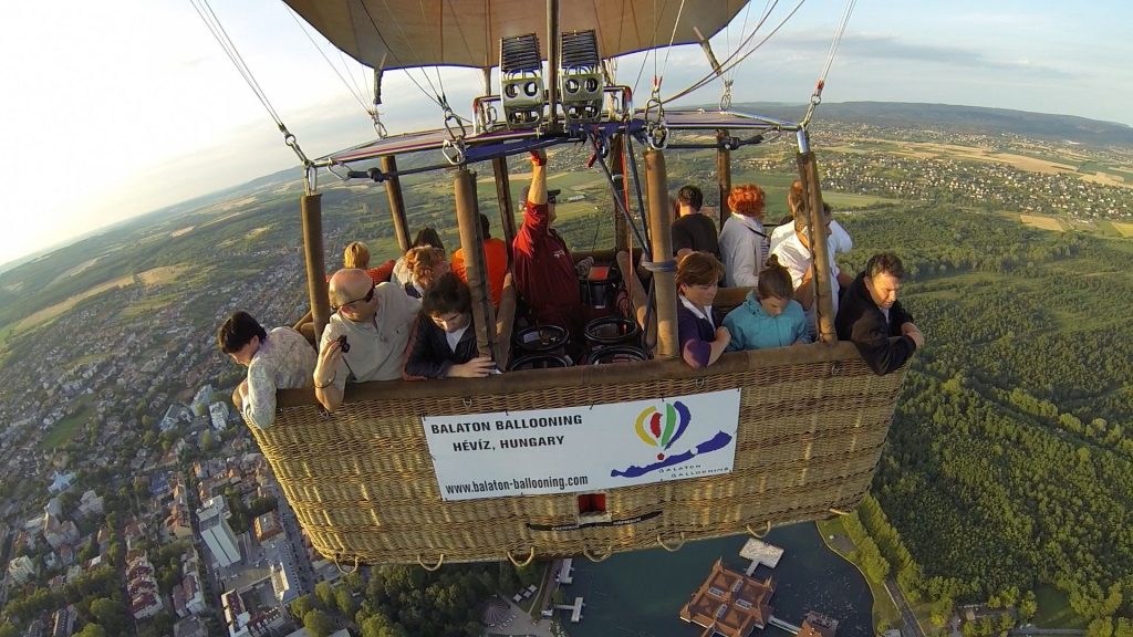 Balaton, ahogyan még biztosan nem láttad – Hőlégballonnal a magyar tenger felett