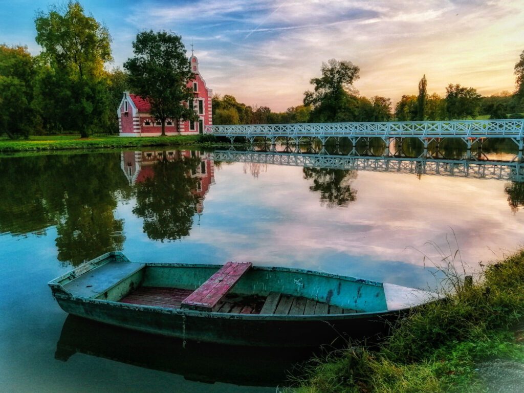 Elképesztő világ rejtőzik Dég környékén - Festetics-kastély és angolpark