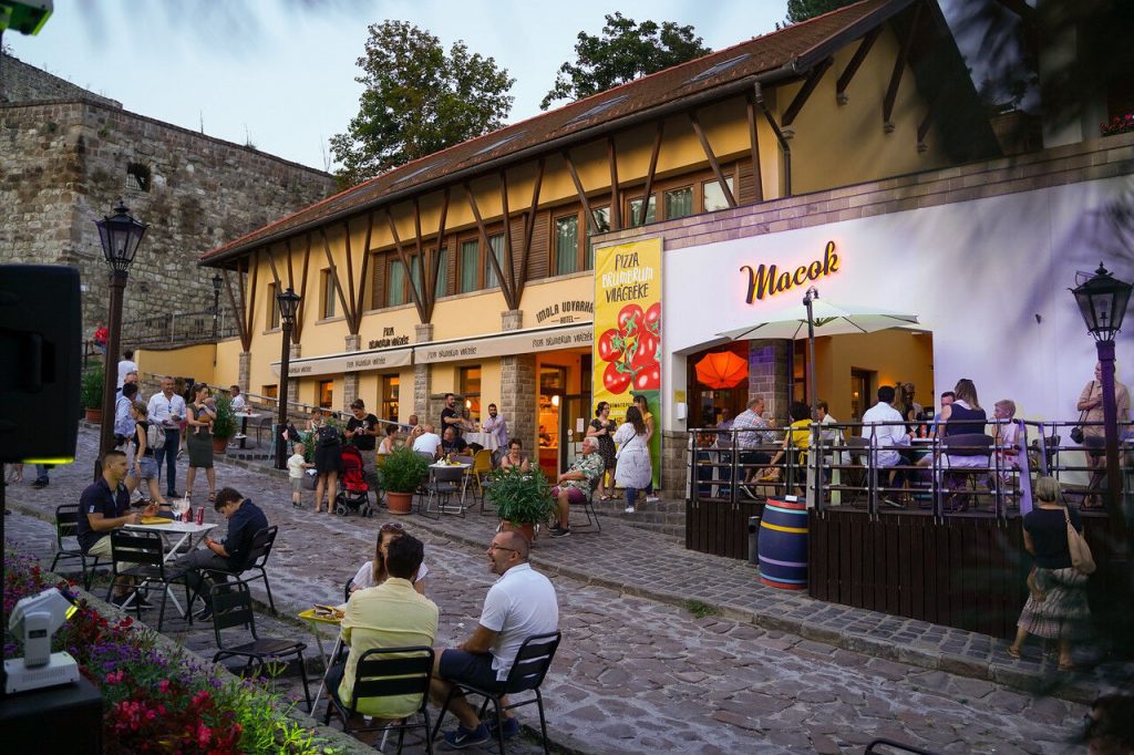 Top 15 vidéki étterem, amiért megéri útra kelni – Ezek 2021 legjobb vendéglői Budapesten kívül