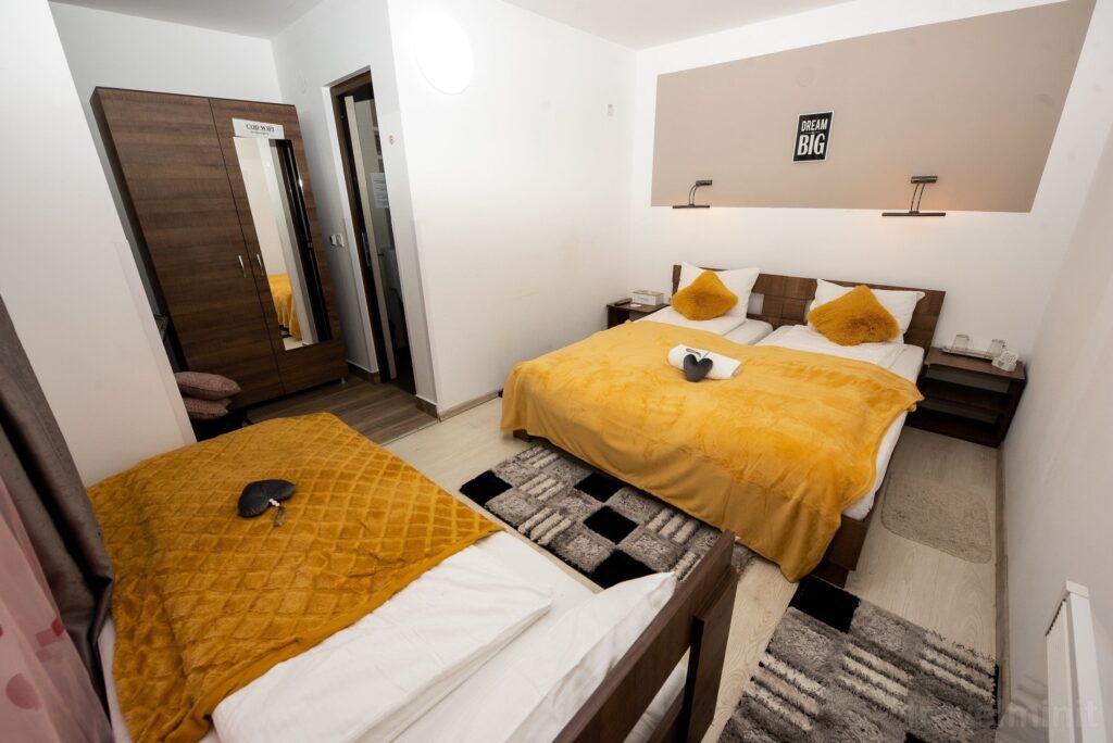 TOP erdélyi wellness szállások – dézsafürdő és jacuzzi a hegycsúcsok ölelésében