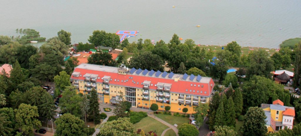 Gyerekbarát nyaralás a Balatonnál - TOP 8 szállás családoknak az északi és a déli parton