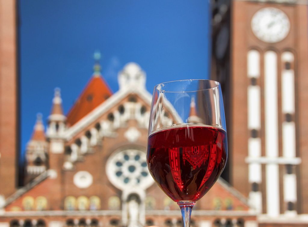 155 pincészet boraival várnak idén Szegeden - ezért kihagyhatatlan az idei borfesztivál 