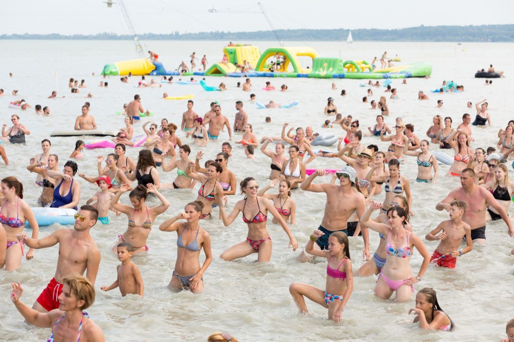 Újra vár a balatoni nyár! Iránytű a 16 legjobb strandhoz