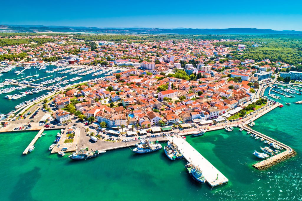 TOP 10 szállás és látnivalók a strandjairól és pezsgő éjszakai életéről híres Vodice városában