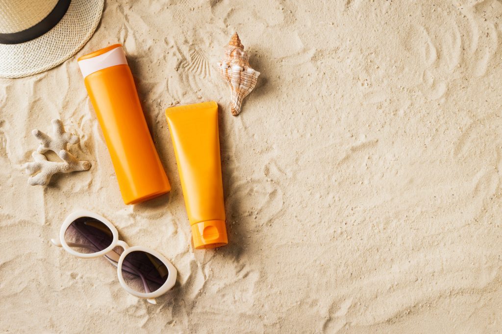 Hogyan, mennyit, hányszor? – így használj naptejet, ha a bőrödre is vigyázni akarsz a tengerparton (+ videó) 
