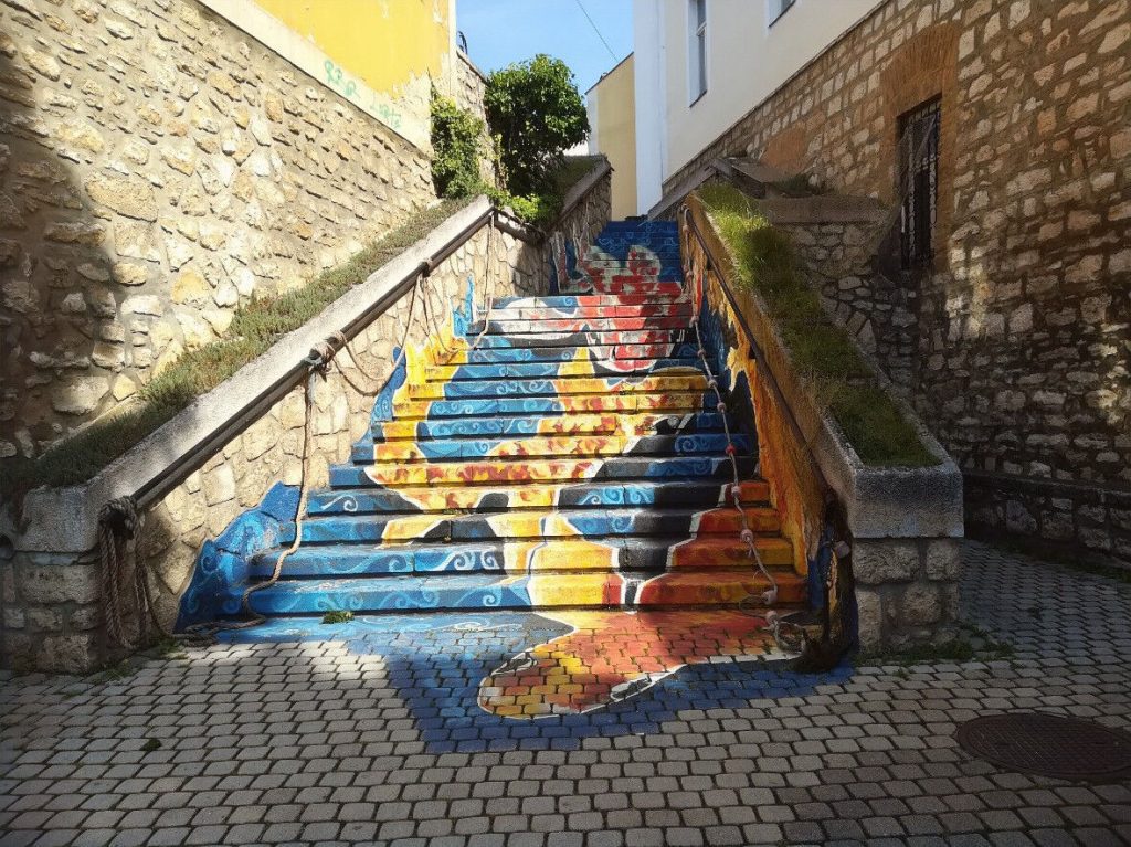 Csigalépcső, macskaút, irodalmi alakok nyoma — 10 különleges lépcső Magyarországon, ahová érdemes ellátogatni