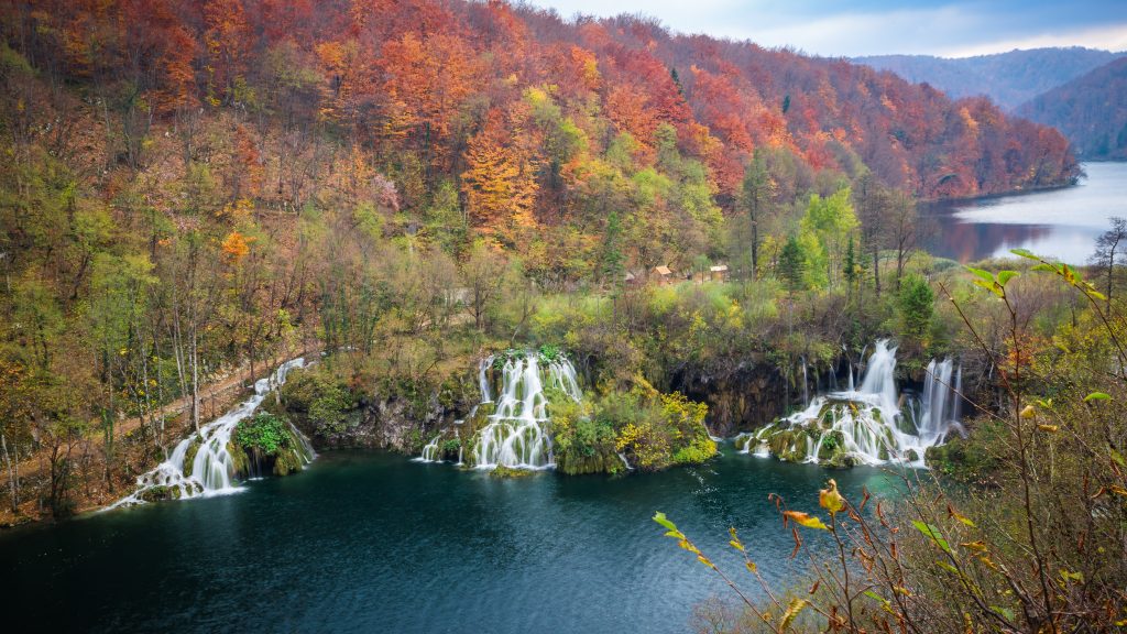 Lenyűgöző vízesések birodalma: Bakancslistás élmények a Krka Nemzeti Parkban és a Plitvicei-tavaknál (+szállásajánló)