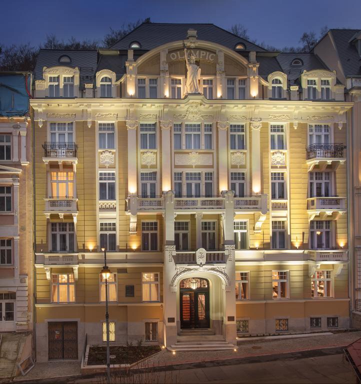TOP 7 látnivaló Karlovy Varyban a fürdőkön túl szállástippekkel