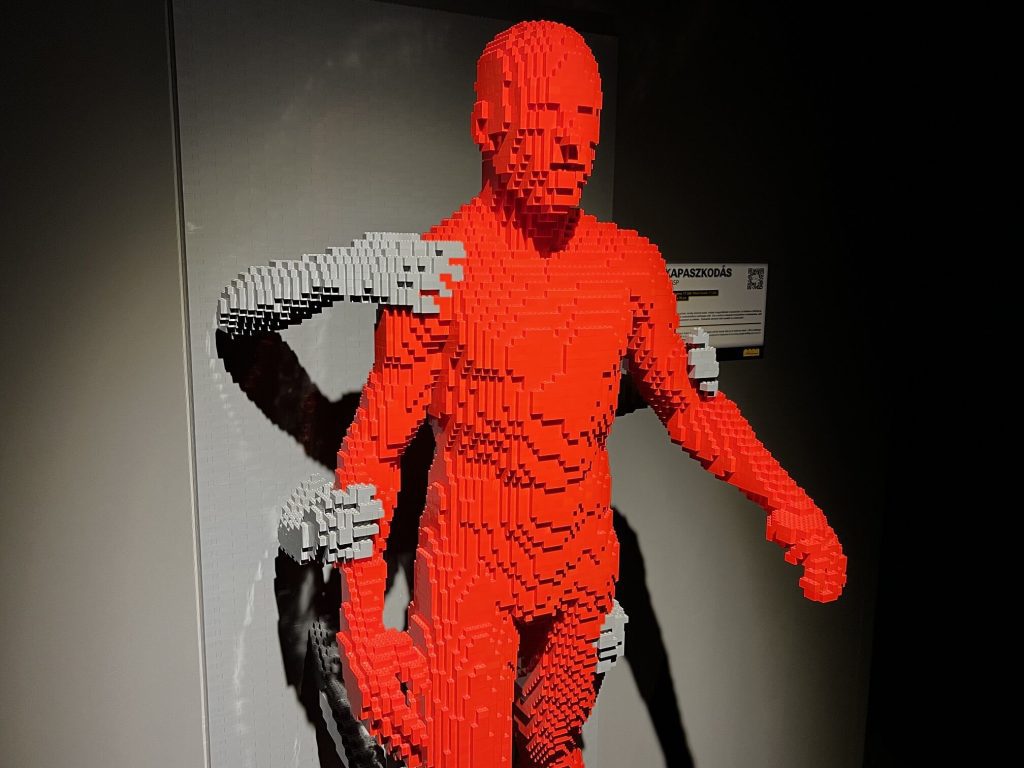 A hely, ahol kiélheted a gyermeki éned  — élménybeszámoló a legmenőbb LEGO eseményről, az Art of the Brick kiállításról