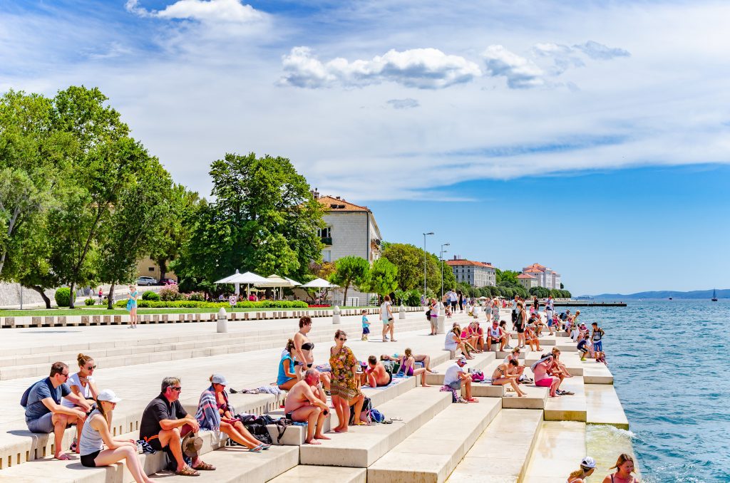 Zenélő tengeri orgona és a Nap köszöntése – látnivalók, strandok, szállások Zadarban és környékén