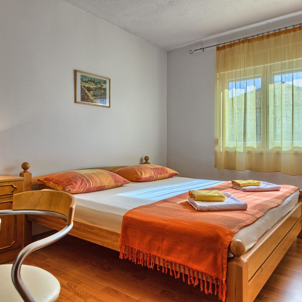 Elbűvölő tengerparti óvárosok és csodás fürdőhelyek ‒ Közép-Dalmácia kifogyhatatlan kincsesládája