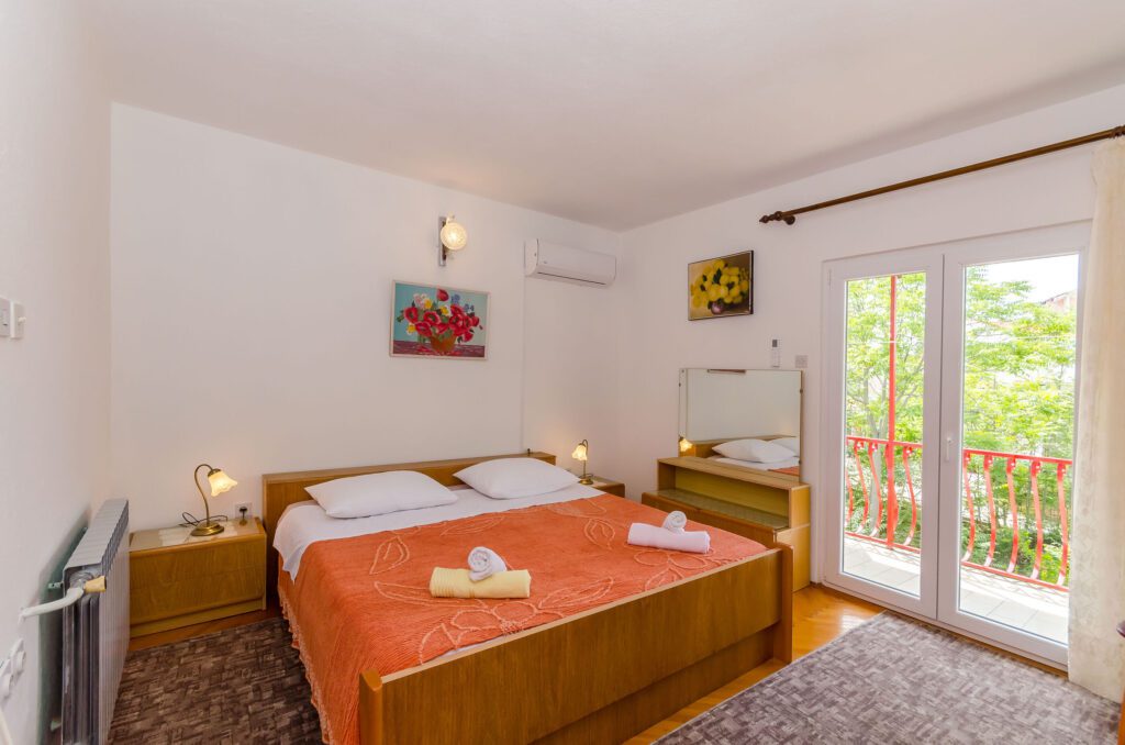 Elbűvölő tengerparti óvárosok és csodás fürdőhelyek ‒ Közép-Dalmácia kifogyhatatlan kincsesládája