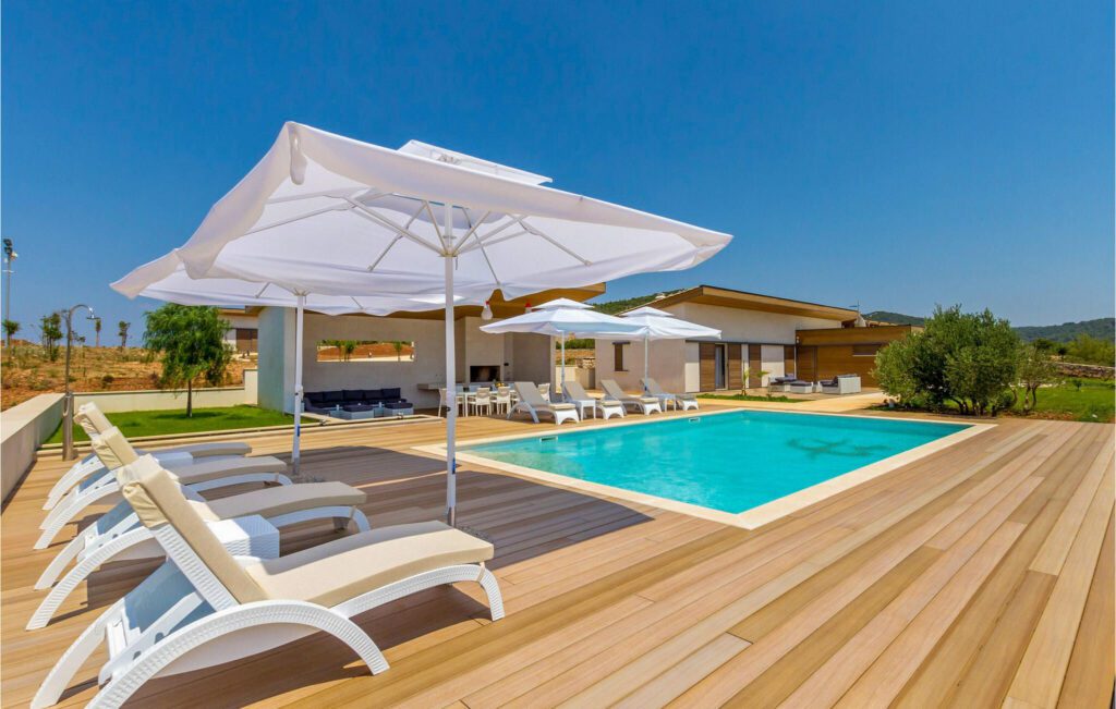 Elbűvölő tengerparti óvárosok és csodás fürdőhelyek ‒ Közép-Dalmácia kifogyhatatlan kincsesládája