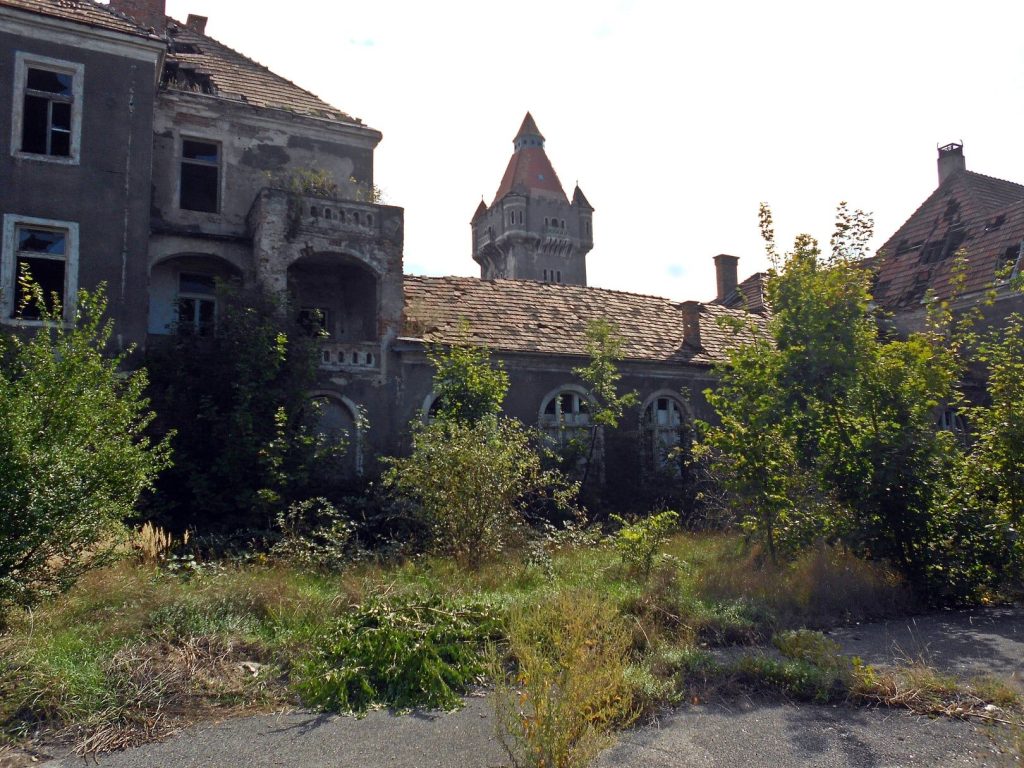 Elhagyatott helyek, szellemvárosok Magyarországon