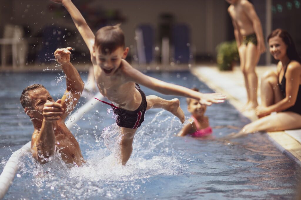 Gyerekbarát nyaralás a Balatonnál - TOP 8 hotel családoknak az északi és a déli parton