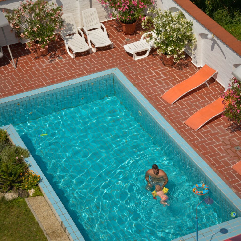 Gyerekbarát nyaralás a Balatonnál - TOP 8 hotel családoknak az északi és a déli parton