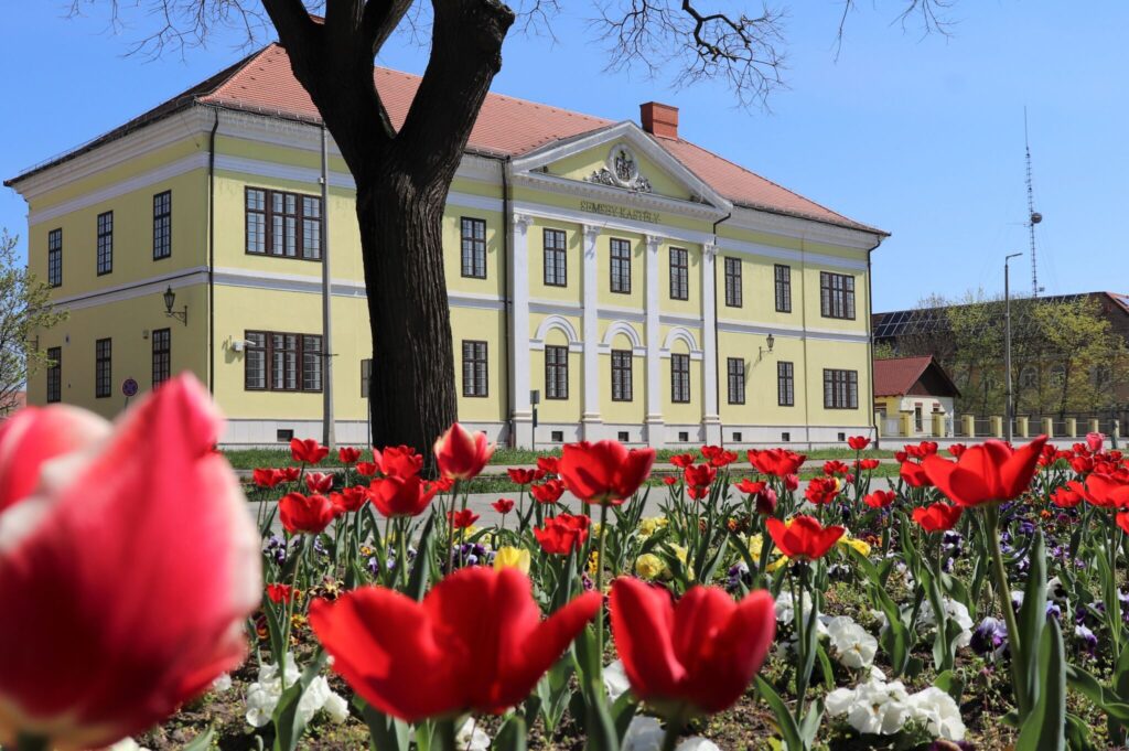 Búcsúzz a nyártól egy szuper nyereményjátékkal! Játssz velünk, és nyerj egy vidéki wellness kikapcsolódást a balmazújvárosi Hotel Kamillába!