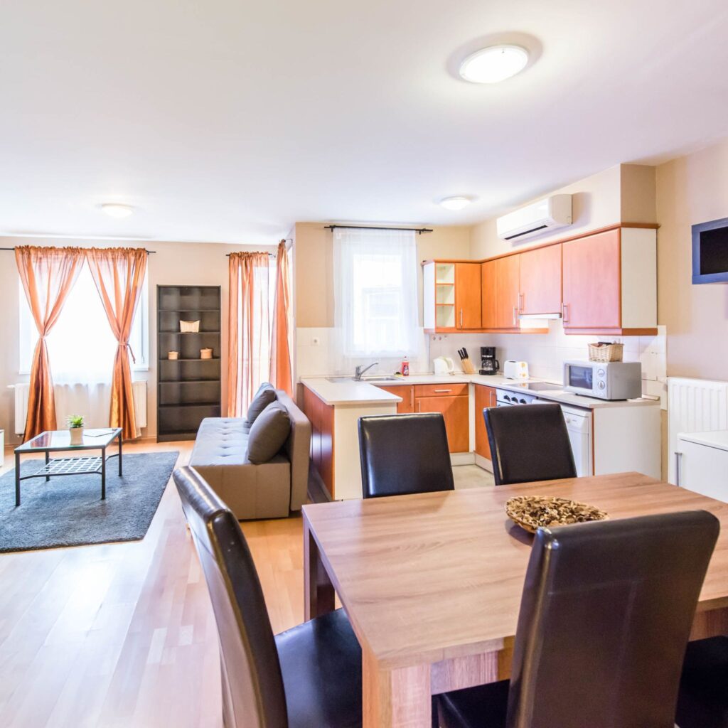 Programok és szállások felnőtteknek, gyerekeknek Budapesten augusztus 20-án