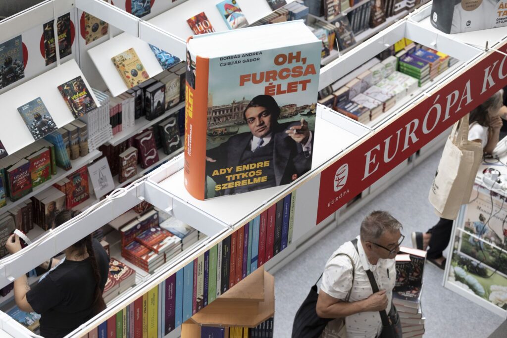 25+ budapesti program őszre