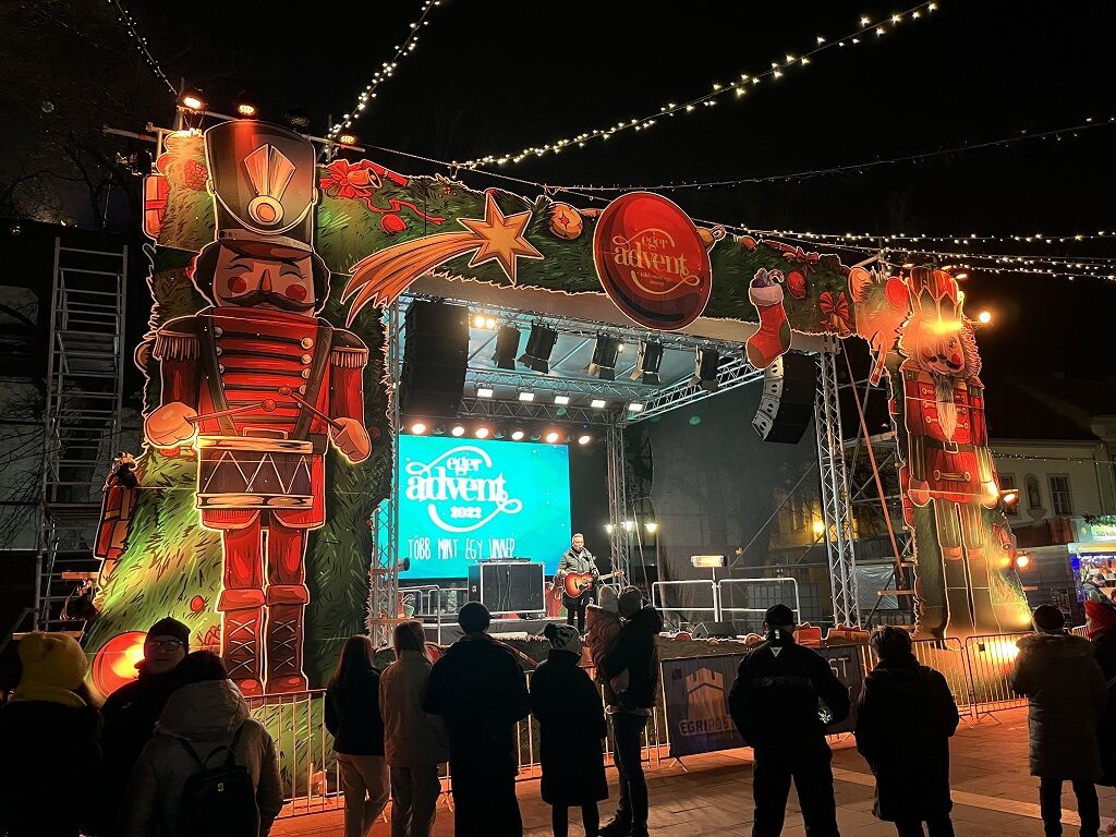 Varázslatos Advent Egerben: program- és szállásajánlóval