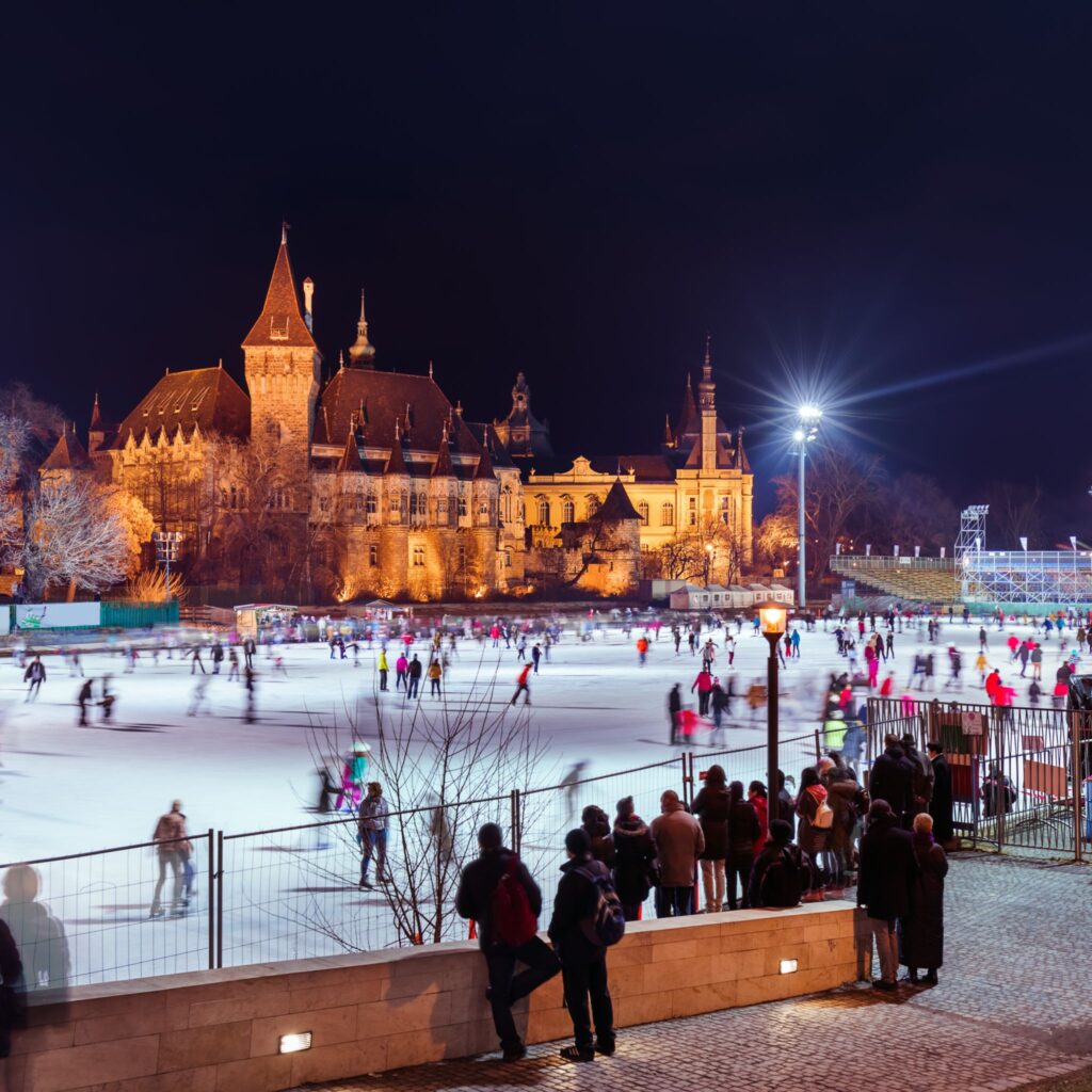 Korcsolyapályák Budapesten, ahol jeges élmények és melengető finomságok várnak