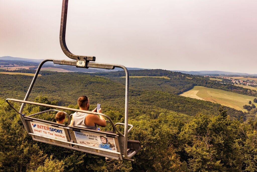 Láblógatás panorámával – 6 libegő, amit ki kell próbálnod!