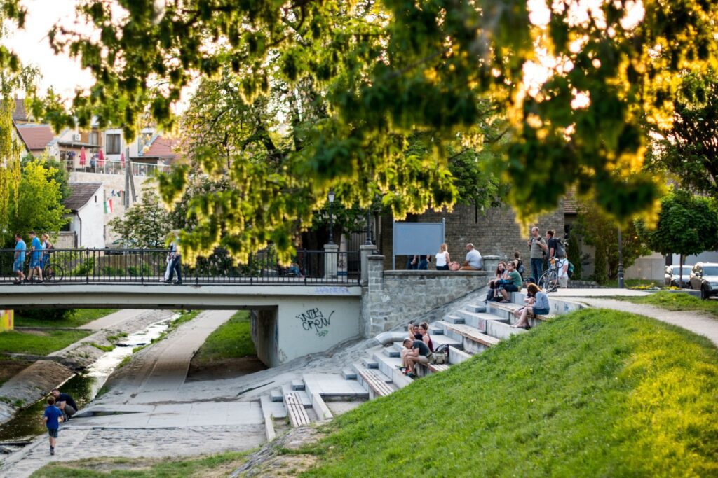 Ez Szentendre: kisváros nagy történetekkel, príma lángossal, 10.000 macskakővel