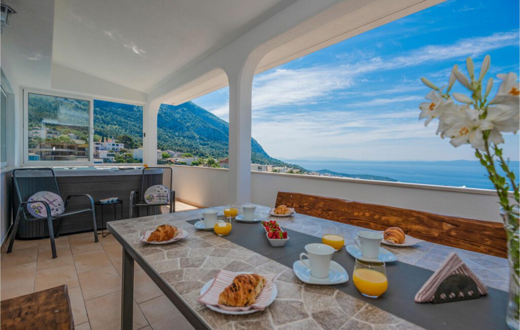 Tengerpart és hegycsúcs egy horvát nyaralásban: Biokovo–Makarska útikalauz