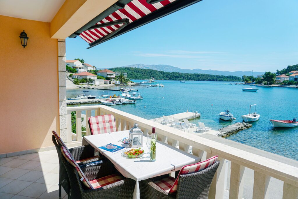 Ezért szeret bele mindenki a horvát szigetbe – Korčula látnivalók, strandok és szállástippek egy helyen