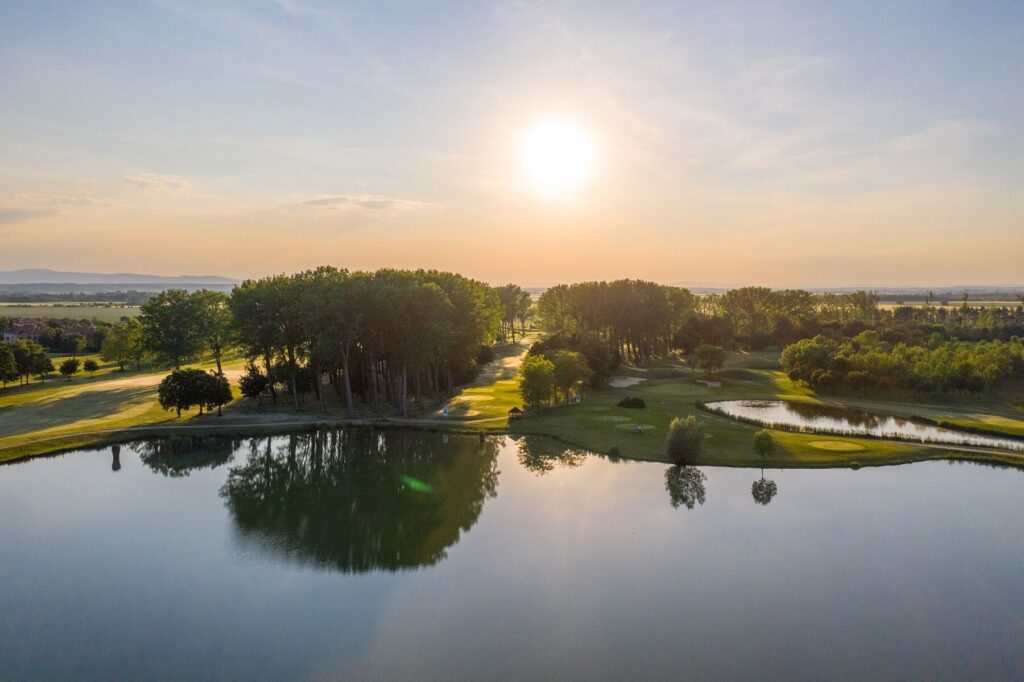 Zöldbe zárt luxus – induljon a nyár a Greenfield Hotel Golf & Spa Bükfürdő**** +superiorban!