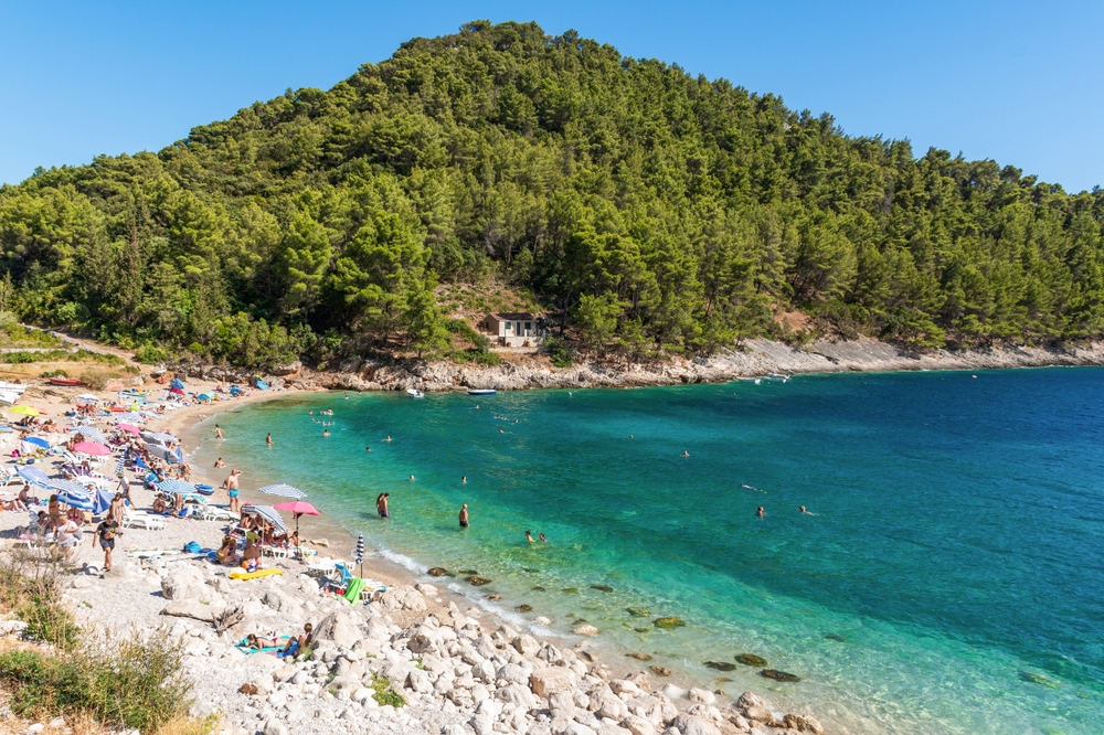 Ezért szeret bele mindenki a horvát szigetbe – Korčula látnivalók, strandok és szállástippek egy helyen