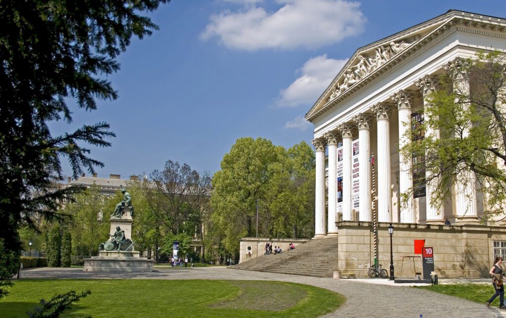 Minden, amit a Múzeumok Éjszakája 2025-ről tudnod kell – Budapesti és vidéki programtippek