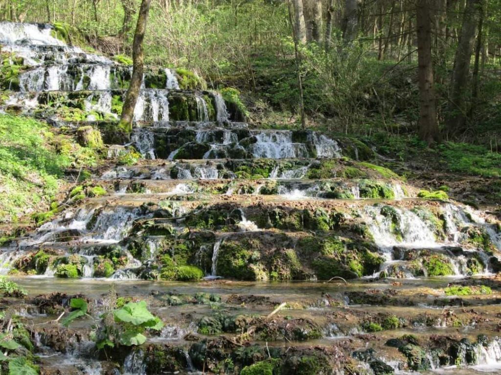 Hűsölj a természetben! Top 10 magyarországi vízesés és forrás, amit látnod kell idén nyáron