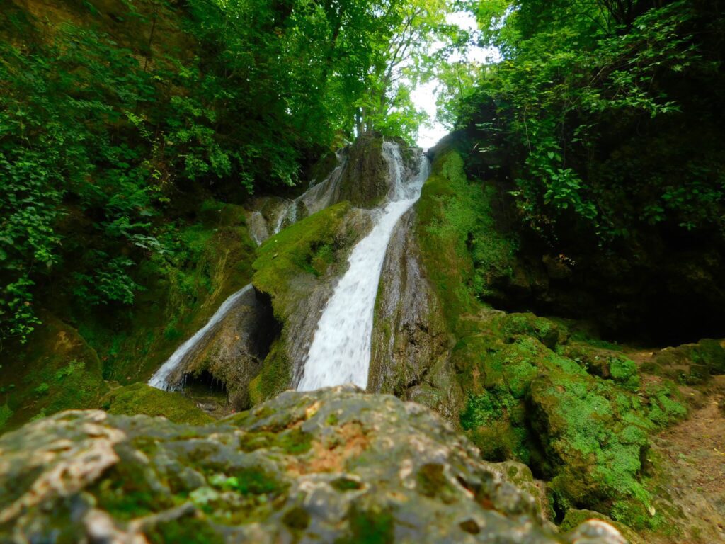 Hűsölj a természetben! Top 10 magyarországi vízesés és forrás, amit látnod kell idén nyáron