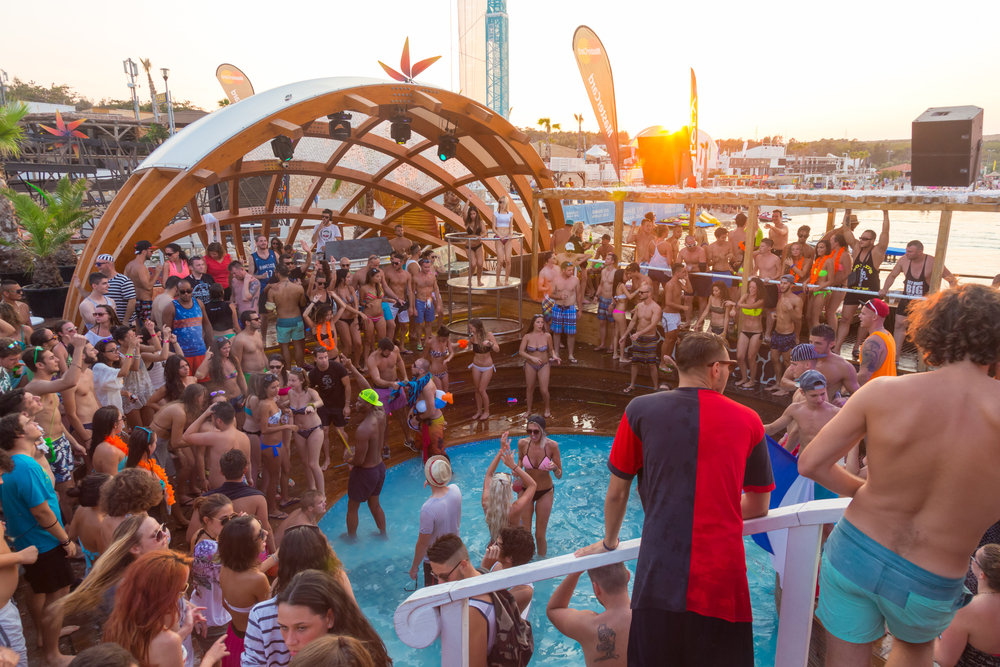 A horvát Ibiza, ahol egész Európa bulizik: Zrće Beach