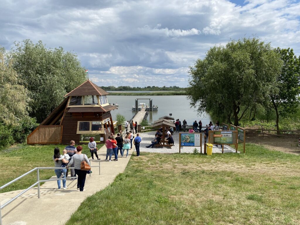 Tisza-tavi Ökocentrum látnivalók és hasznos tippek: Magyarország legnagyobb édesvízi akváriuma és élményparkja