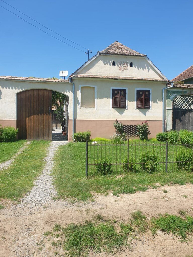 A mesebeli erdélyi falu, amiért még III. Károly brit király is rajong