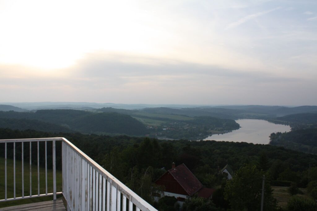 Top 10 hétvégi túratipp vasúti és buszmegállótól indulva – autómentes kirándulások