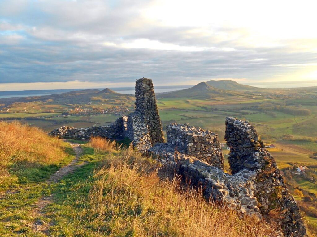 Több Balatont kevesebb pénzért! Top 10 balatoni látnivaló, amit ingyen vagy kedvezményesen is megnézhetsz